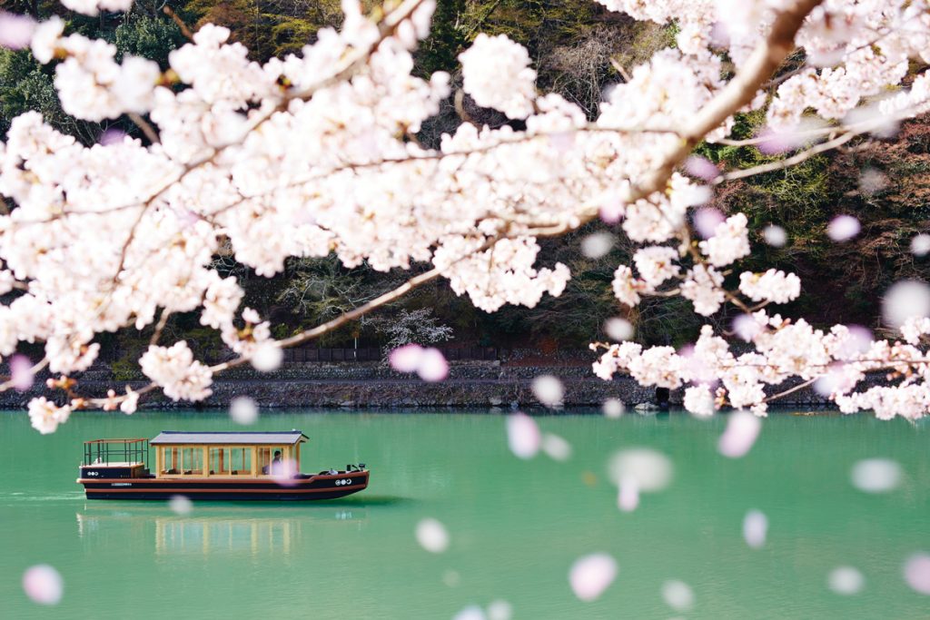 HOSHINOYA-Kyoto-Boat-Check-in-1