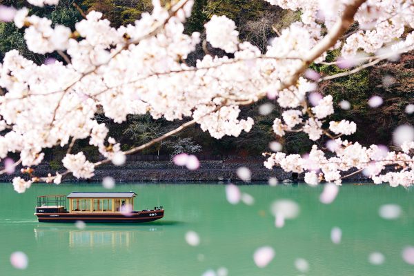HOSHINOYA-Kyoto-Boat-Check-in-1