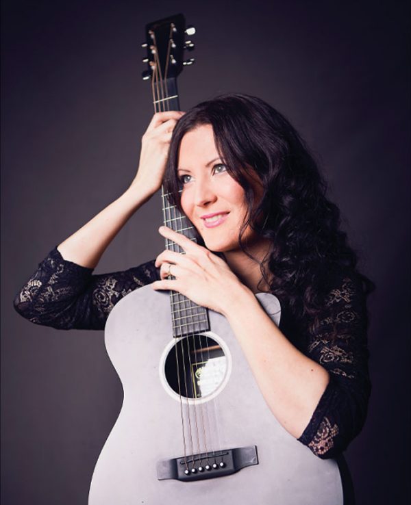 Anna-Kokkonen_Finnish-Singer-steps-of-summer