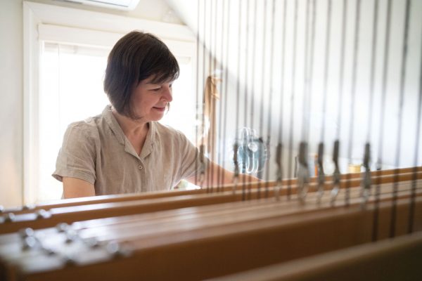 hand weaving Deborah Livingston-Lowe