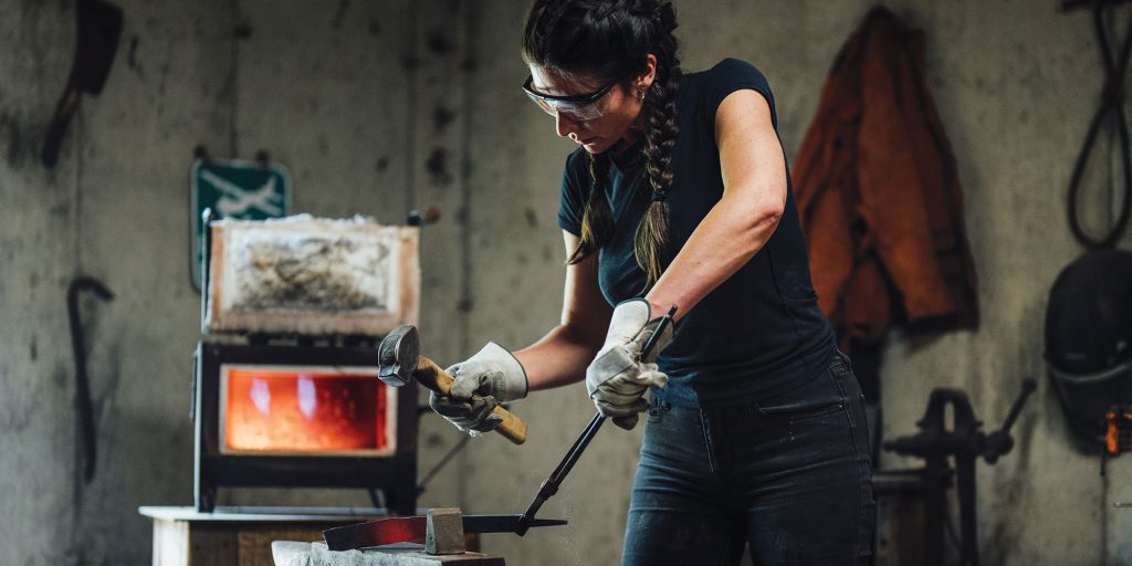 Art-of-Knifemaking-Chelsea-Miller-1