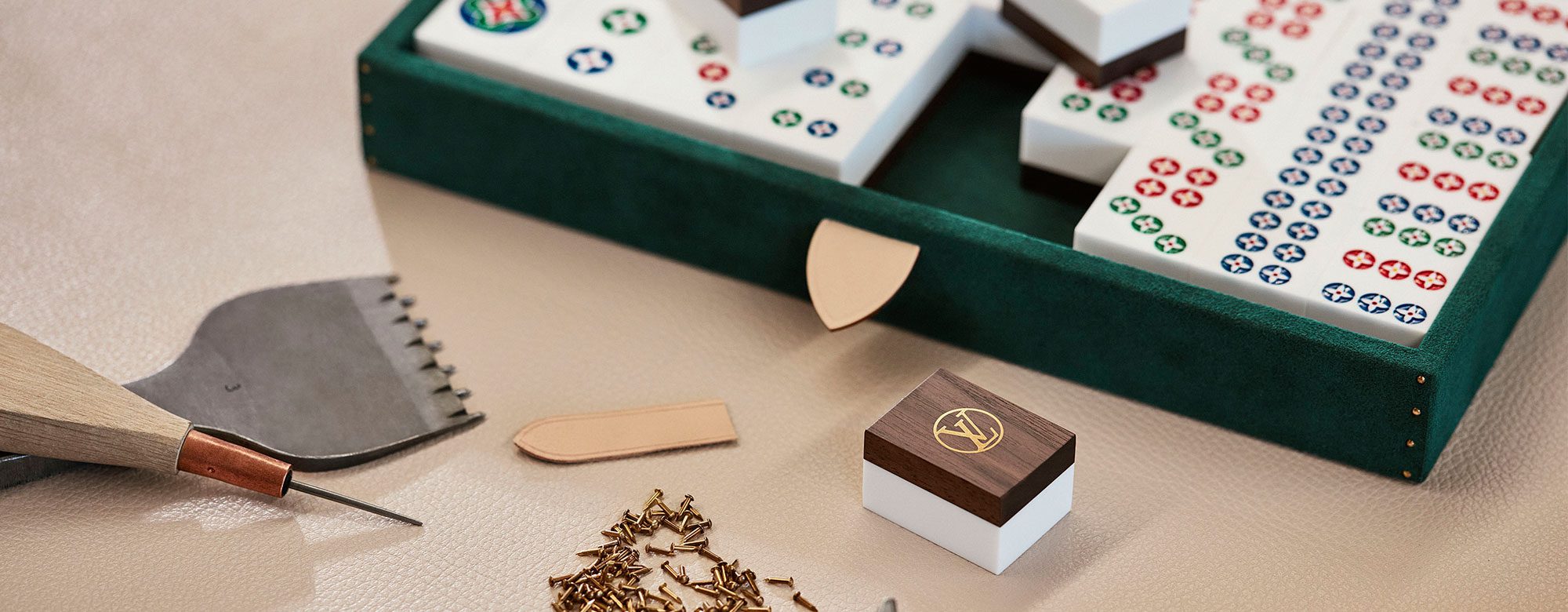 Louis-Vuitton-trunk-6